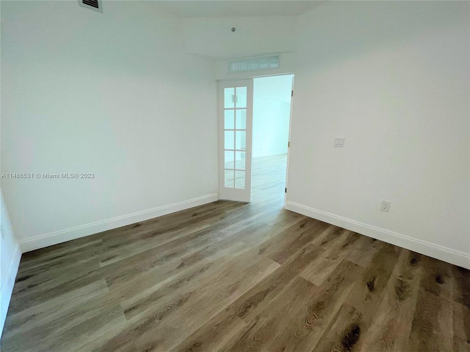 Недавно продано: $385,000 (2 спален, 2 ванн, 1743 Квадратных фут)