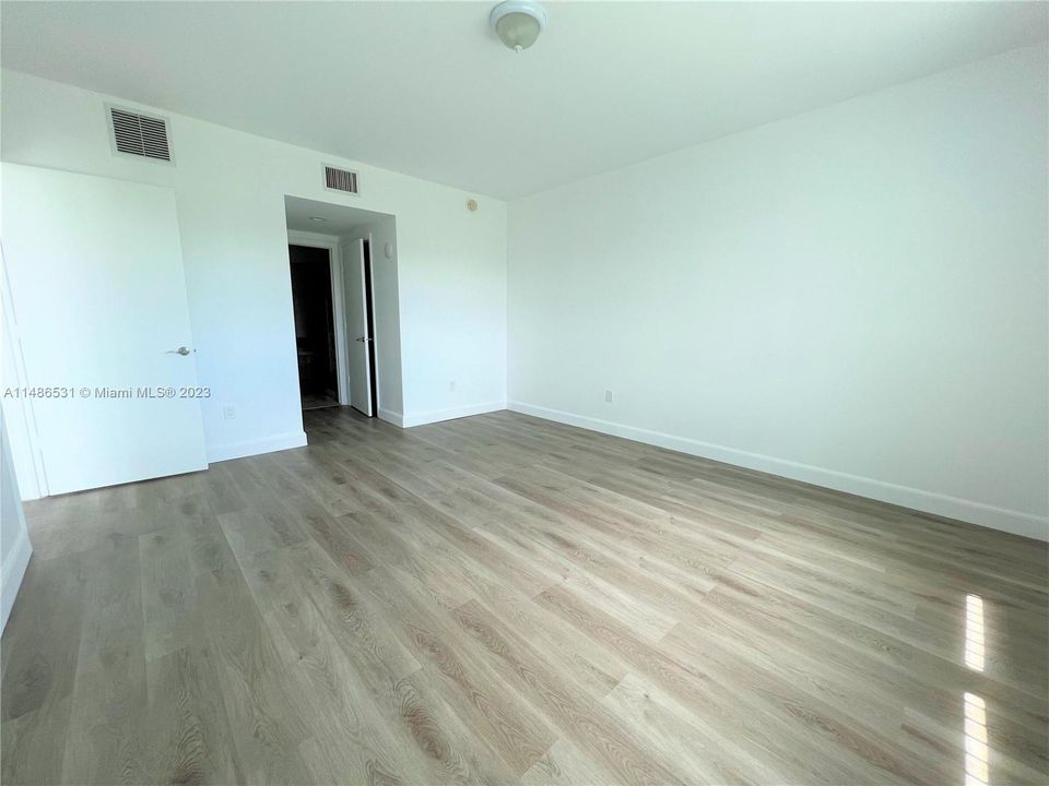 Недавно продано: $385,000 (2 спален, 2 ванн, 1743 Квадратных фут)