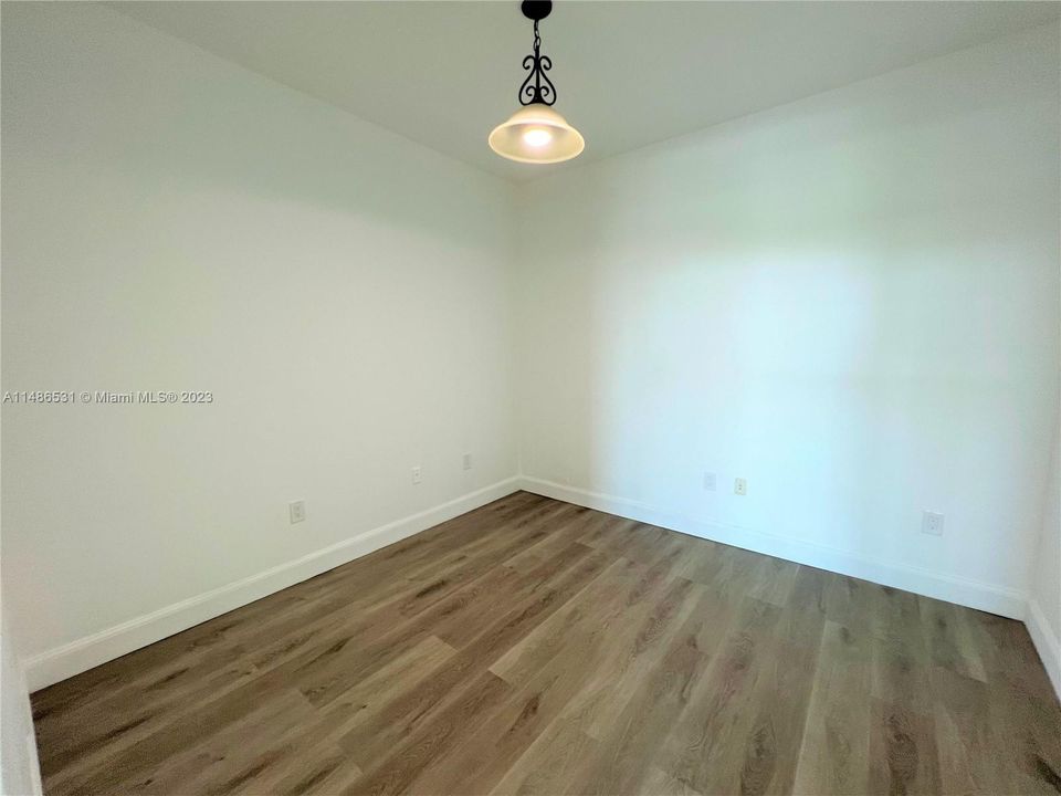 Недавно продано: $385,000 (2 спален, 2 ванн, 1743 Квадратных фут)