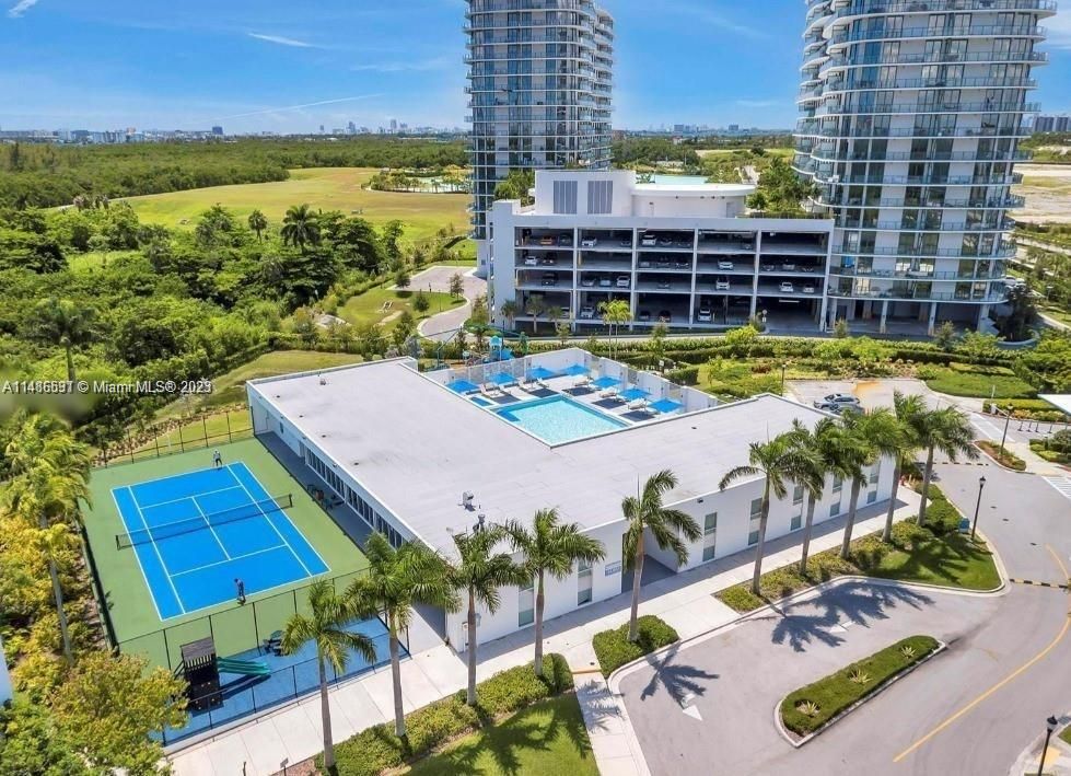 Недавно продано: $385,000 (2 спален, 2 ванн, 1743 Квадратных фут)