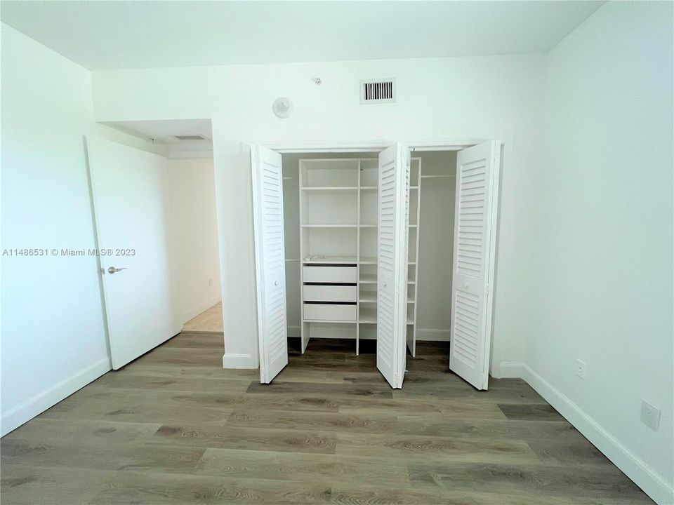 Недавно продано: $385,000 (2 спален, 2 ванн, 1743 Квадратных фут)