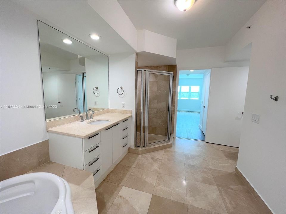 Недавно продано: $385,000 (2 спален, 2 ванн, 1743 Квадратных фут)