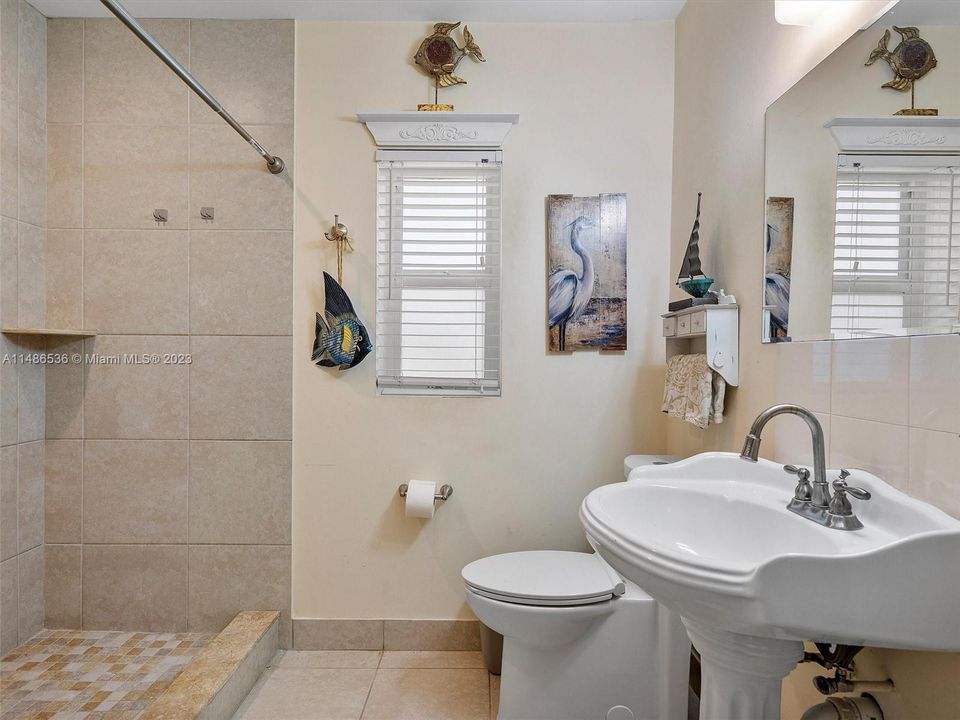 Недавно арендовано: $1,700 (1 спален, 1 ванн, 1965 Квадратных фут)