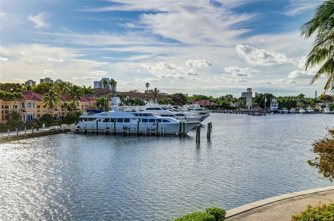 For Sale: $1,295,000 (4 beds, 4 baths, 2857 Square Feet)