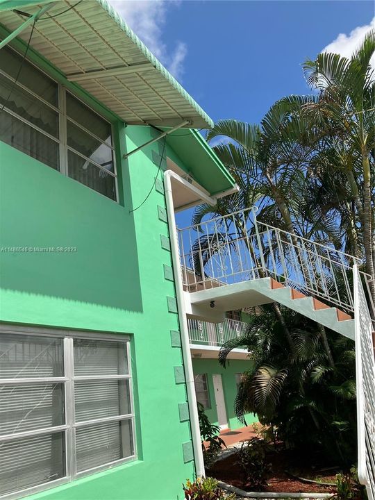 Recently Sold: $180,000 (2 beds, 1 baths, 839 Square Feet)