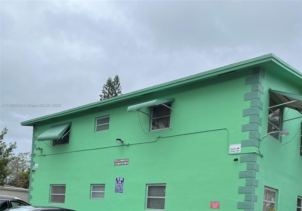 Recently Sold: $180,000 (2 beds, 1 baths, 839 Square Feet)