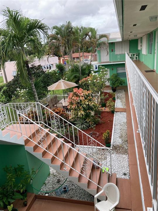 Recently Sold: $180,000 (2 beds, 1 baths, 839 Square Feet)