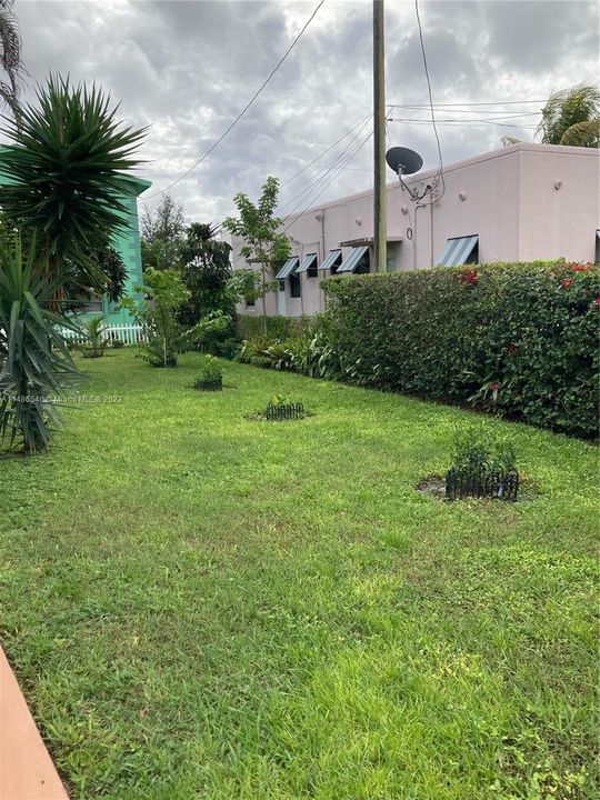 Recently Sold: $180,000 (2 beds, 1 baths, 839 Square Feet)