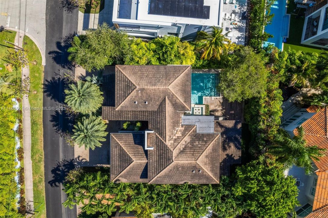 Vendido Recientemente: $4,595,000 (5 camas, 5 baños, 3865 Pies cuadrados)