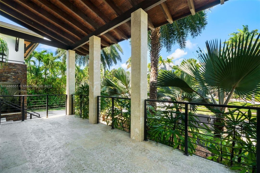 Vendido Recientemente: $4,595,000 (5 camas, 5 baños, 3865 Pies cuadrados)