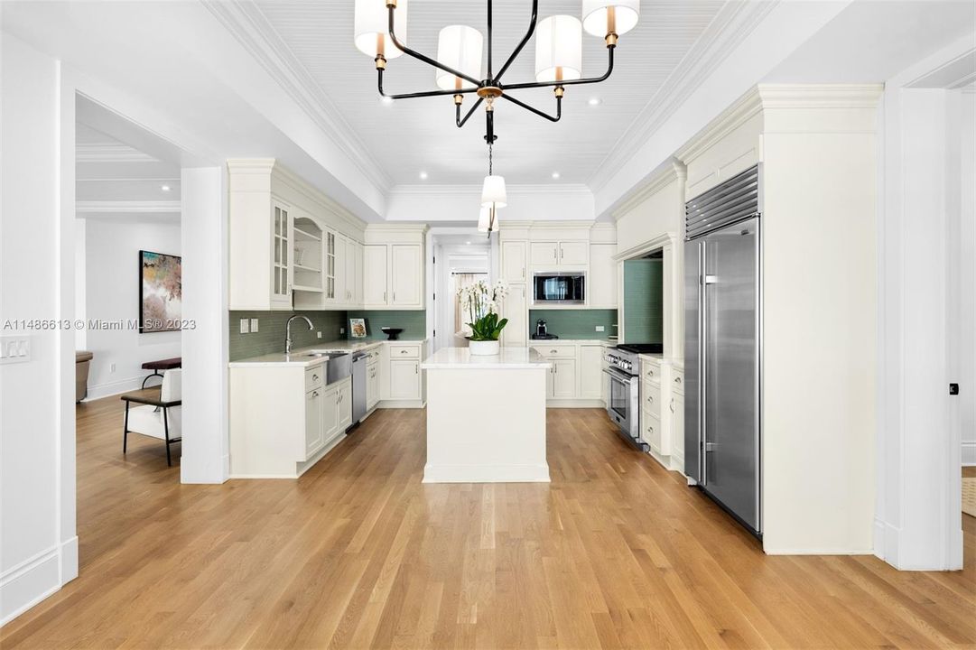 Недавно продано: $4,750,000 (6 спален, 5 ванн, 5035 Квадратных фут)