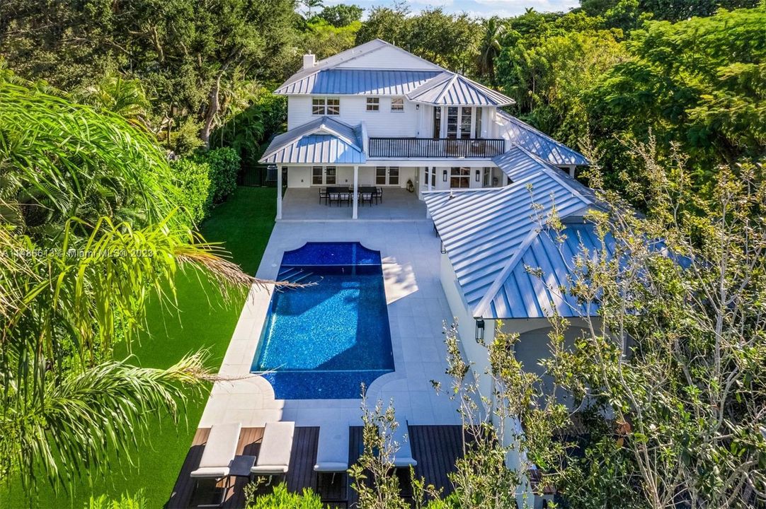 Недавно продано: $4,750,000 (6 спален, 5 ванн, 5035 Квадратных фут)