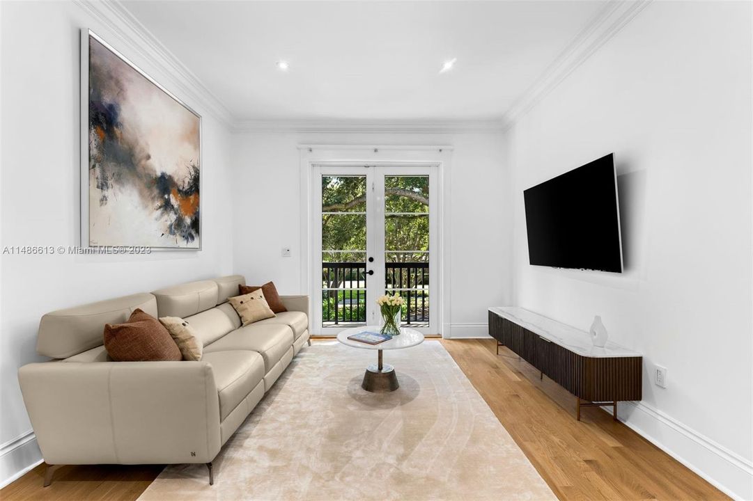 Недавно продано: $4,750,000 (6 спален, 5 ванн, 5035 Квадратных фут)