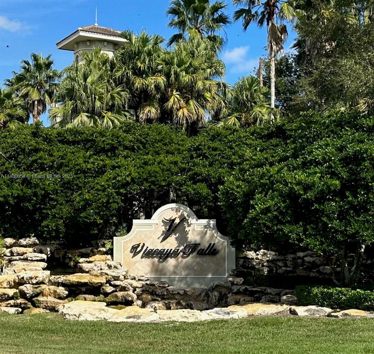 Recently Sold: $444,500 (4 beds, 2 baths, 2771 Square Feet)