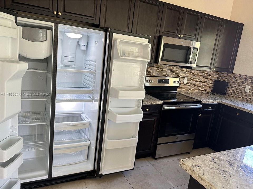 Recently Sold: $444,500 (4 beds, 2 baths, 2771 Square Feet)