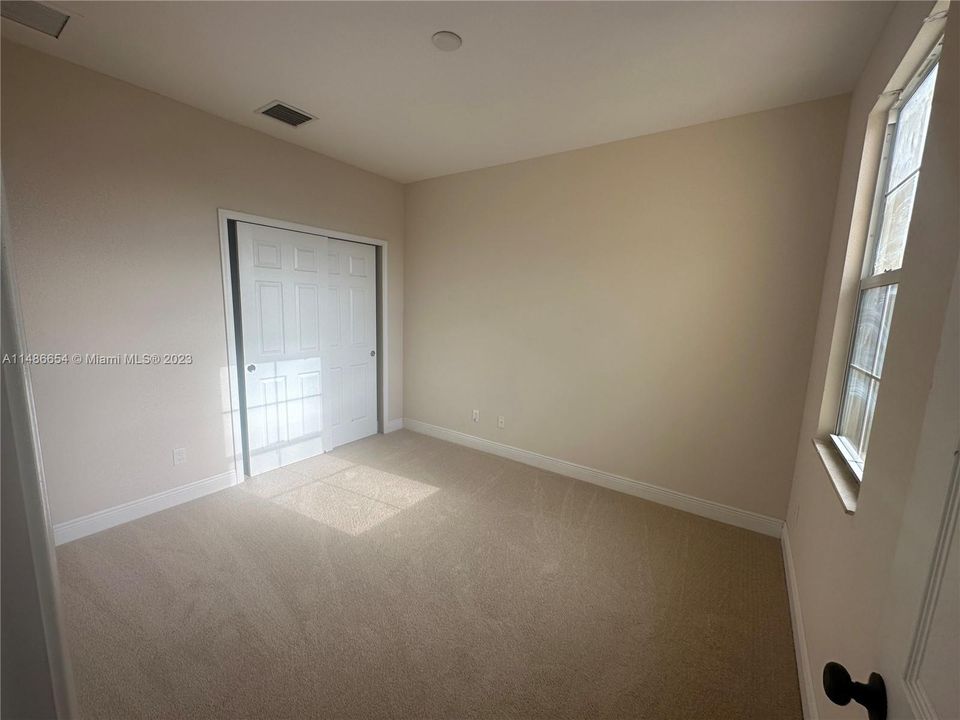 Recently Sold: $444,500 (4 beds, 2 baths, 2771 Square Feet)