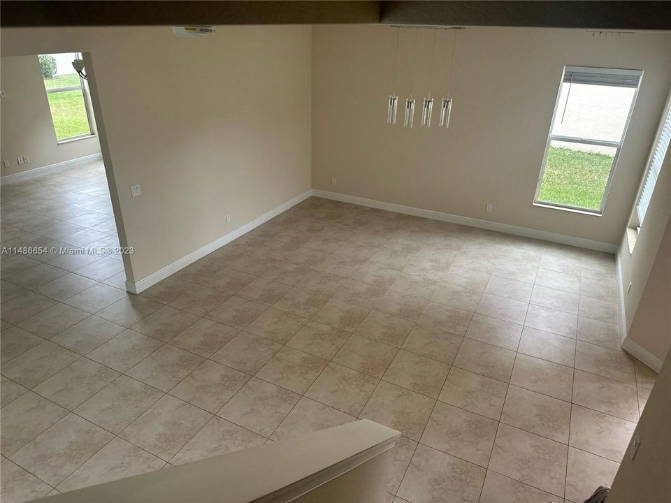 Recently Sold: $444,500 (4 beds, 2 baths, 2771 Square Feet)