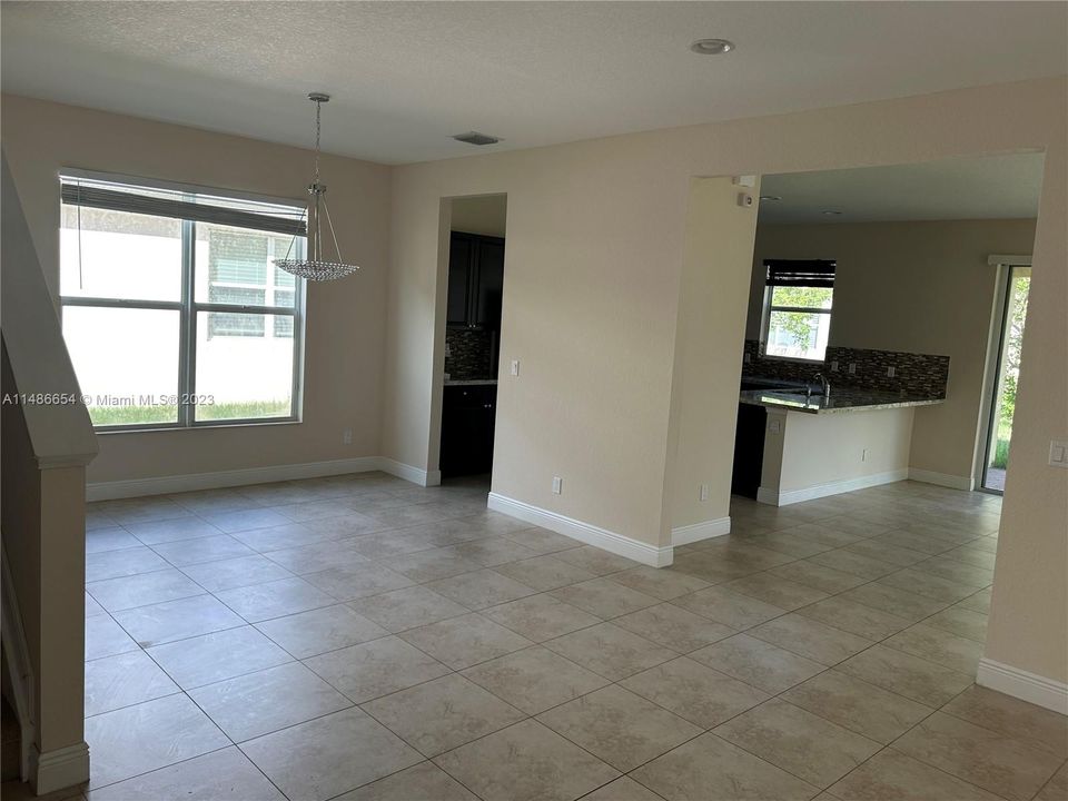 Recently Sold: $444,500 (4 beds, 2 baths, 2771 Square Feet)