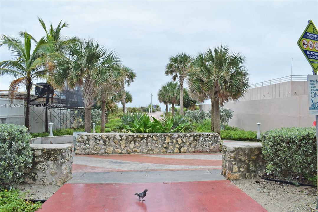Recently Sold: $640,000 (1 beds, 1 baths, 717 Square Feet)