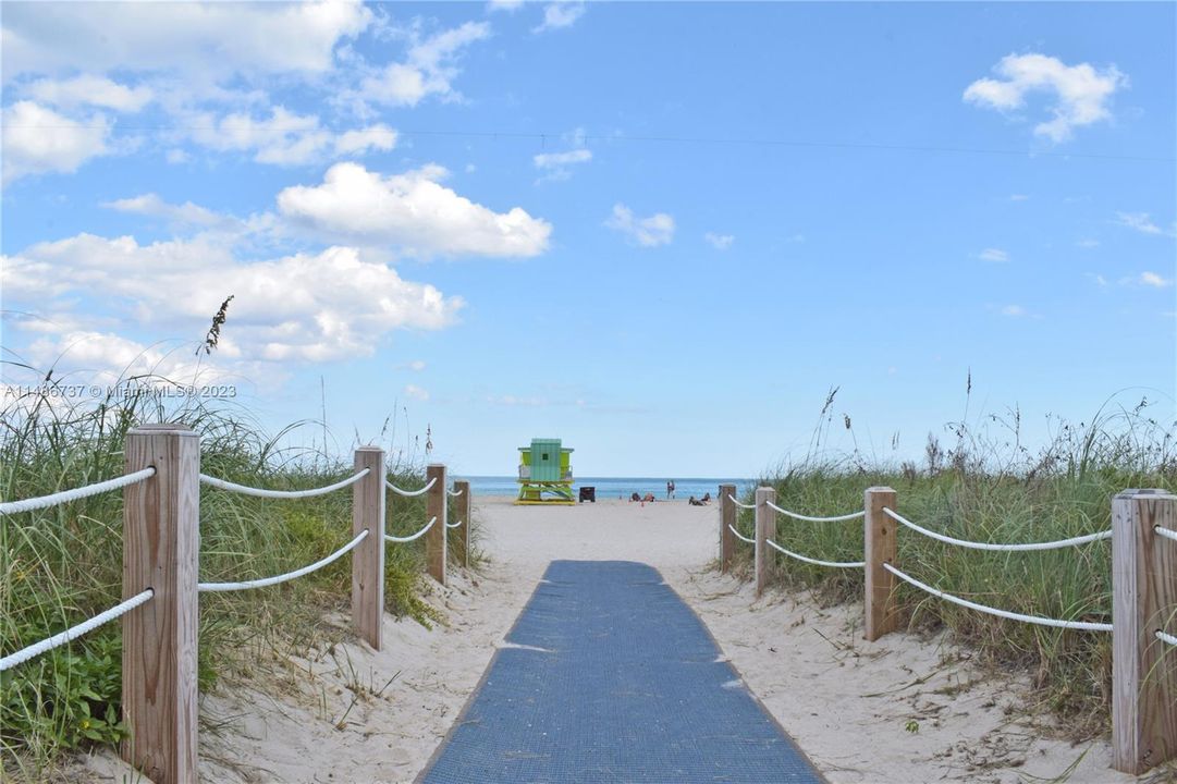 Recently Sold: $640,000 (1 beds, 1 baths, 717 Square Feet)