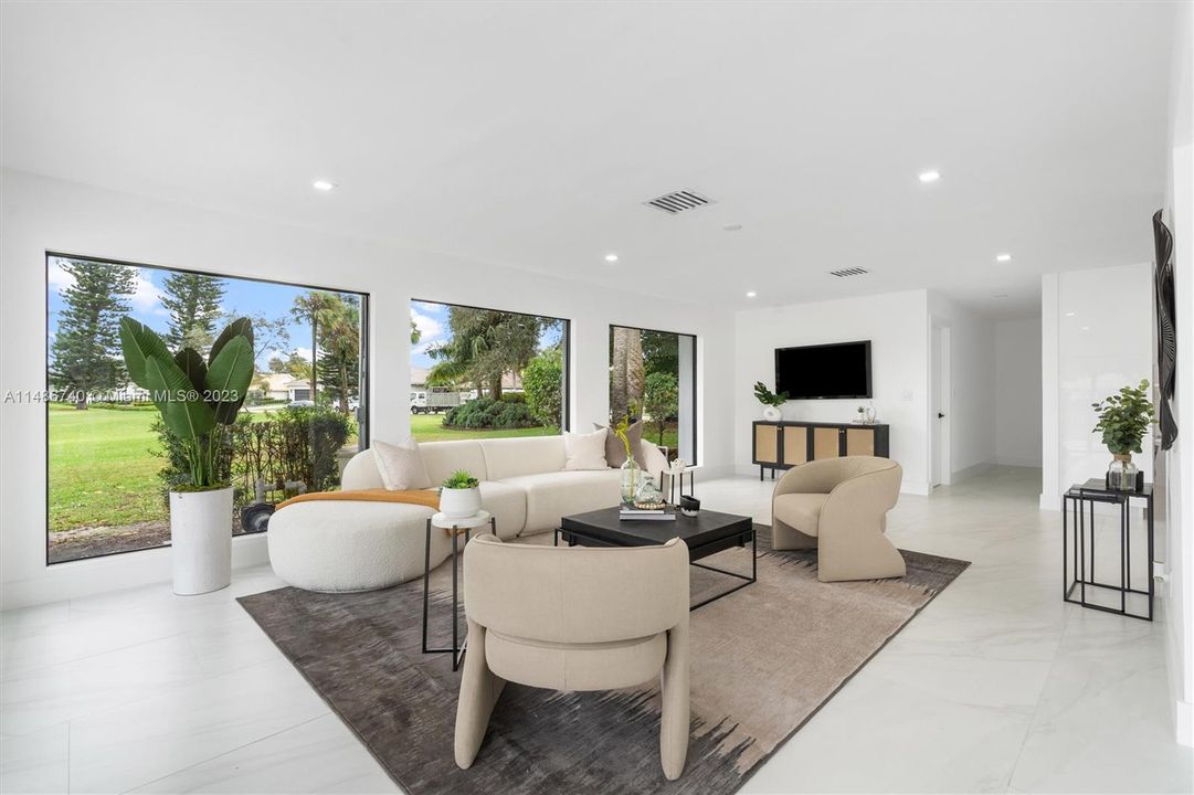 Recently Sold: $2,190,000 (3 beds, 3 baths, 4104 Square Feet)