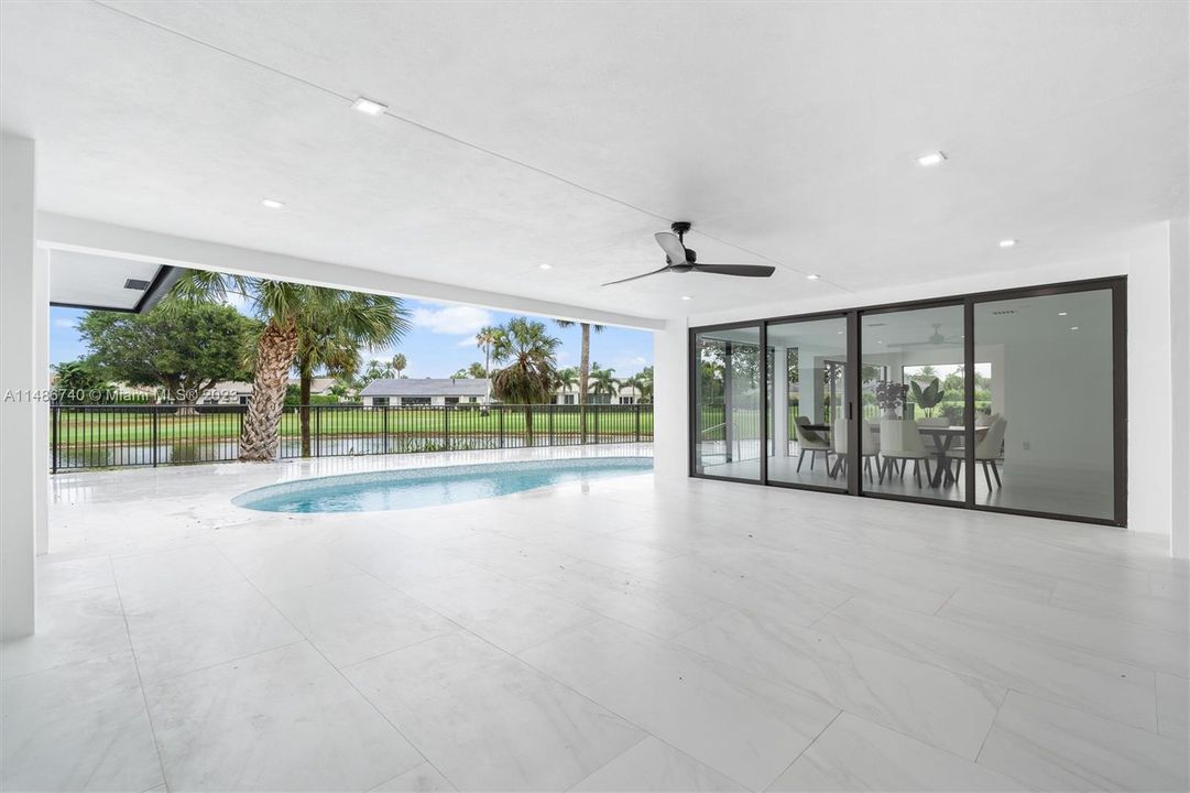 Recently Sold: $2,190,000 (3 beds, 3 baths, 4104 Square Feet)