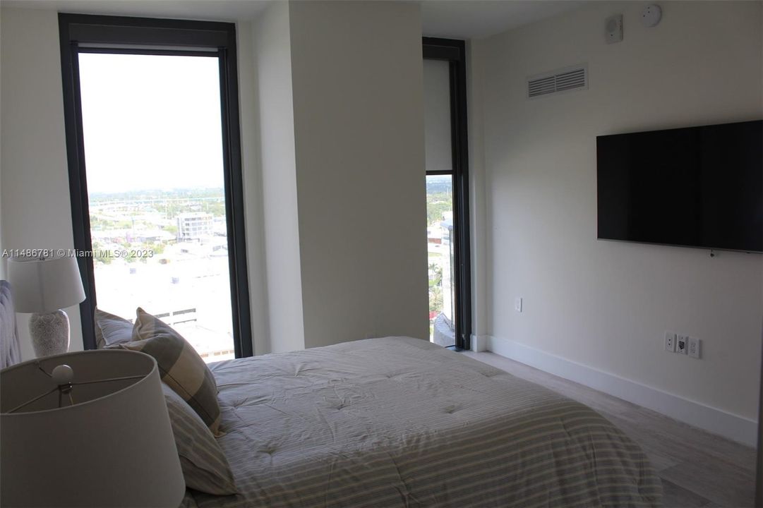 Недавно арендовано: $5,200 (2 спален, 2 ванн, 972 Квадратных фут)