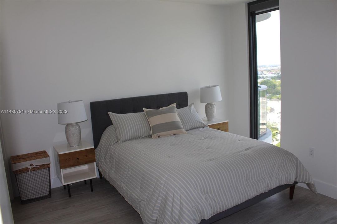 Недавно арендовано: $5,200 (2 спален, 2 ванн, 972 Квадратных фут)