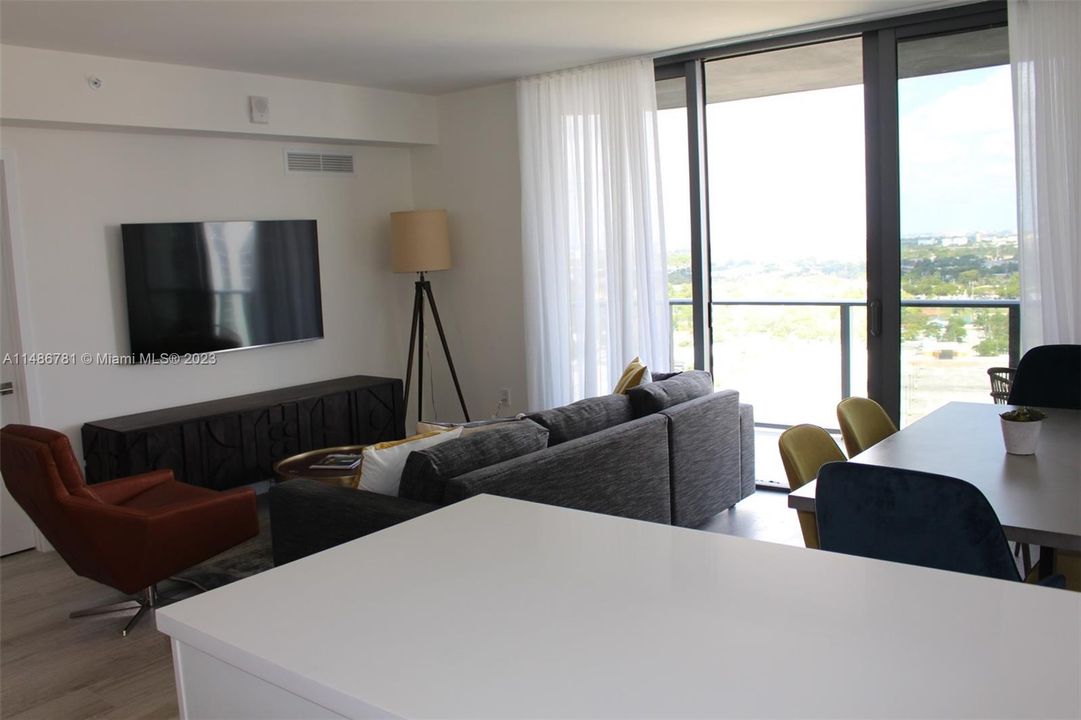 Недавно арендовано: $5,200 (2 спален, 2 ванн, 972 Квадратных фут)