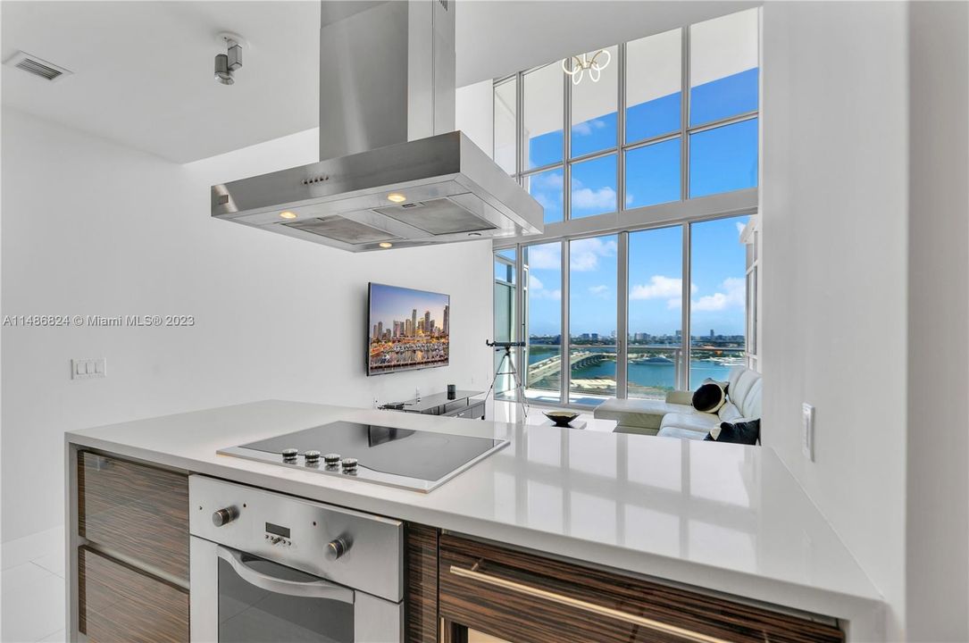 For Sale: $944,900 (1 beds, 2 baths, 1675 Square Feet)
