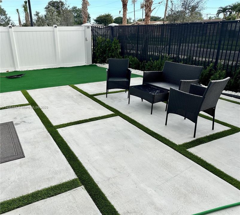 Недавно продано: $585,000 (3 спален, 2 ванн, 1595 Квадратных фут)