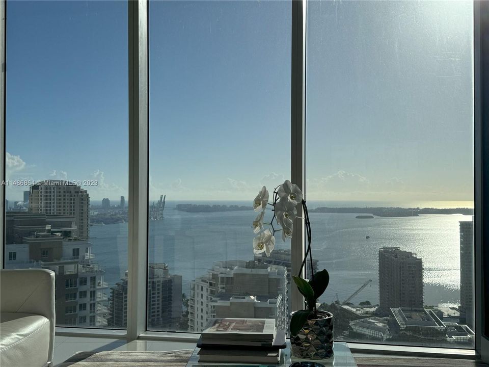 Recently Sold: $1,925,000 (3 beds, 2 baths, 1870 Square Feet)