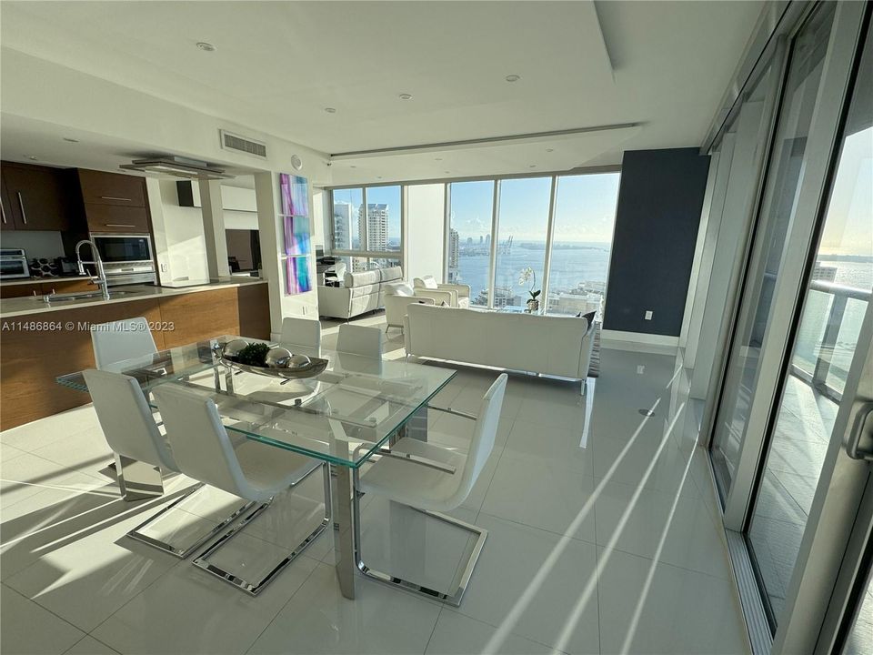 Recently Sold: $1,925,000 (3 beds, 2 baths, 1870 Square Feet)