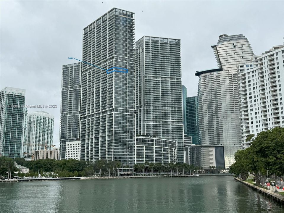 Recently Sold: $1,925,000 (3 beds, 2 baths, 1870 Square Feet)