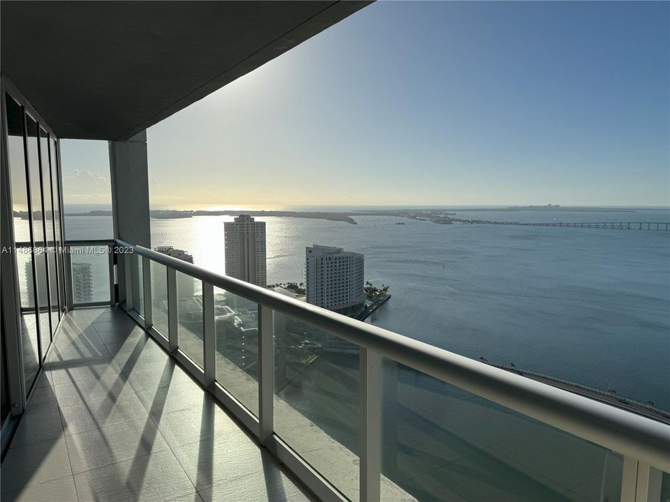 Recently Sold: $1,925,000 (3 beds, 2 baths, 1870 Square Feet)