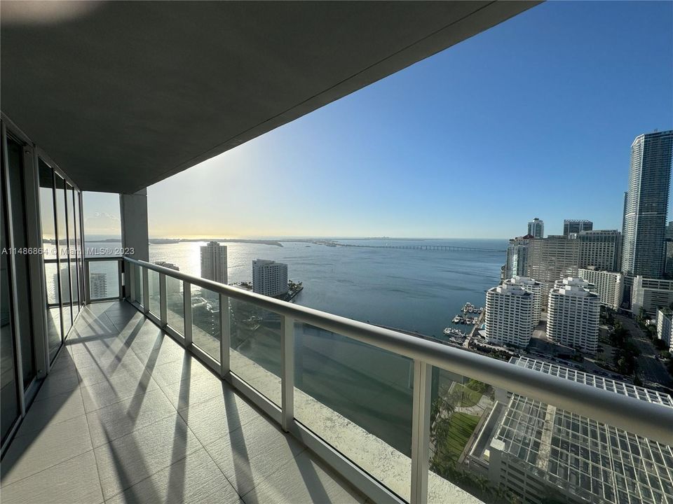Recently Sold: $1,925,000 (3 beds, 2 baths, 1870 Square Feet)