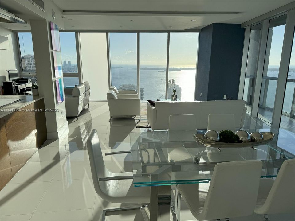 Recently Sold: $1,925,000 (3 beds, 2 baths, 1870 Square Feet)