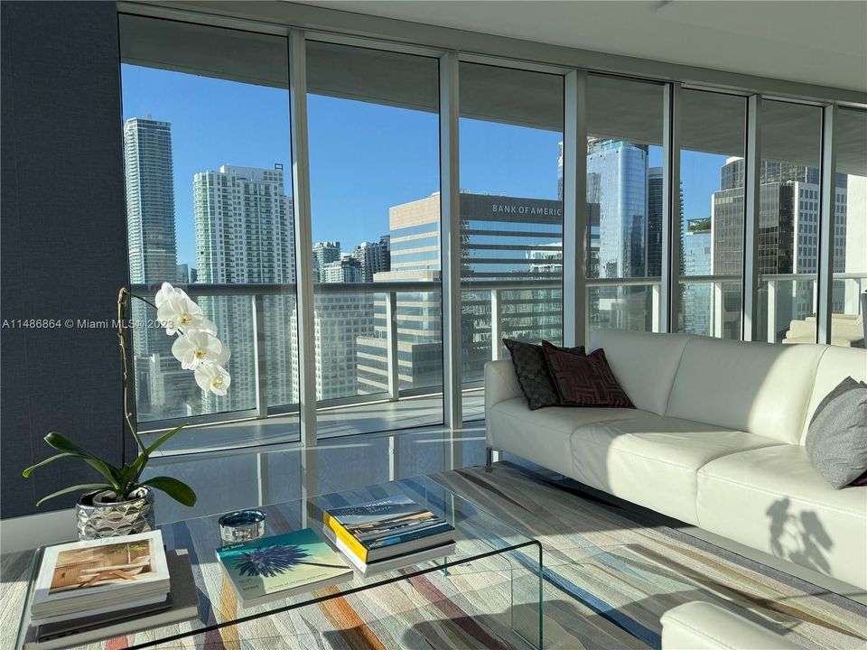 Recently Sold: $1,925,000 (3 beds, 2 baths, 1870 Square Feet)