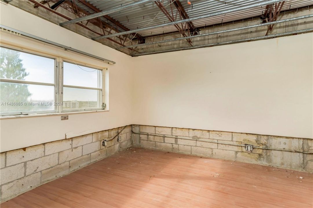 Recently Sold: $155,000 (2 beds, 2 baths, 1027 Square Feet)