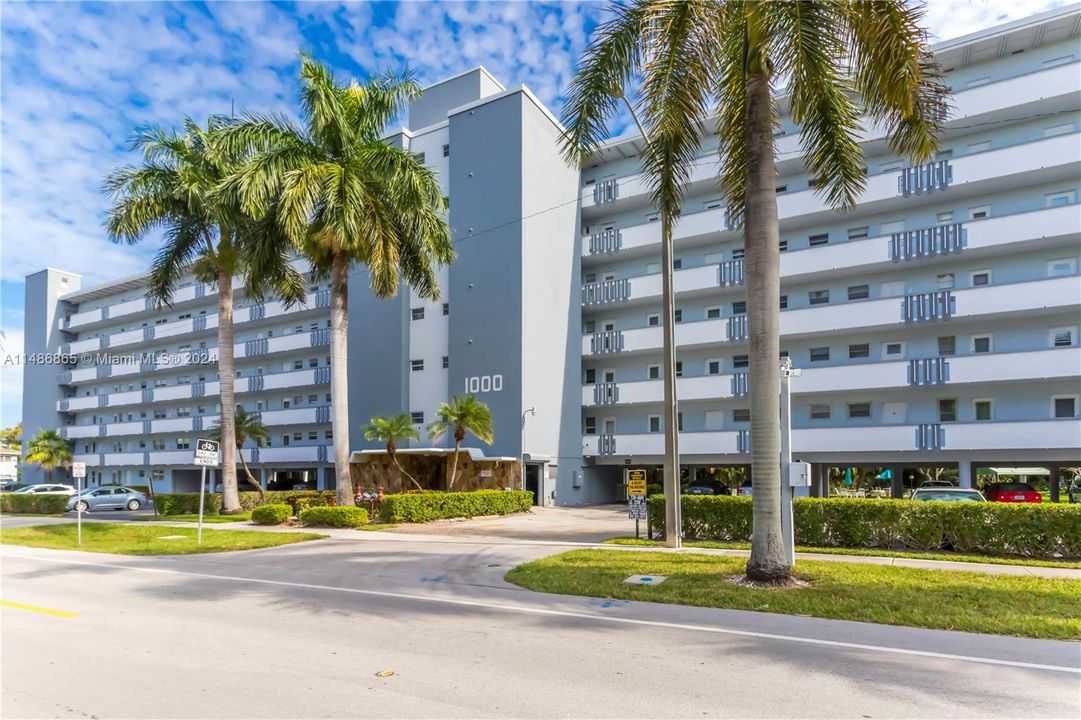 Recently Sold: $155,000 (2 beds, 2 baths, 1027 Square Feet)