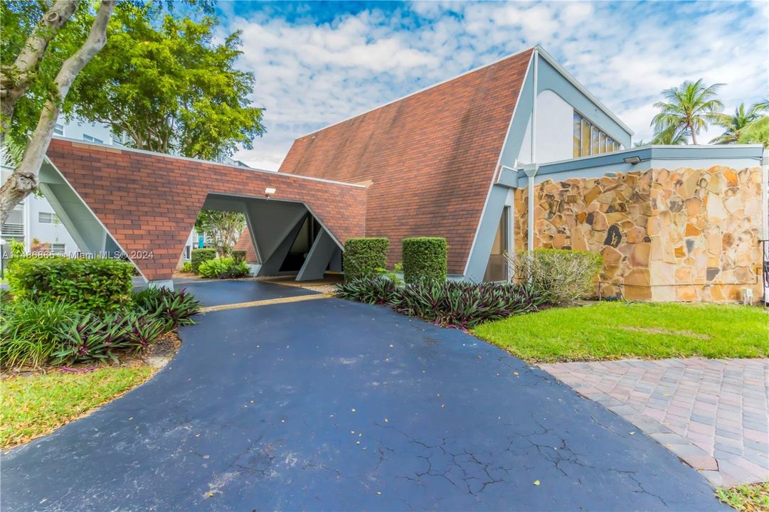 Recently Sold: $155,000 (2 beds, 2 baths, 1027 Square Feet)