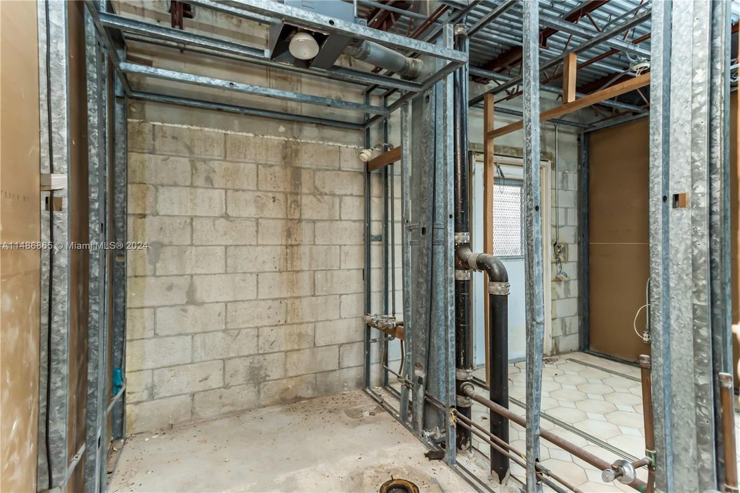 Recently Sold: $155,000 (2 beds, 2 baths, 1027 Square Feet)