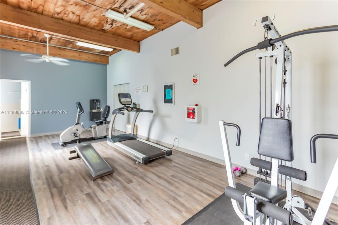 Recently Sold: $155,000 (2 beds, 2 baths, 1027 Square Feet)