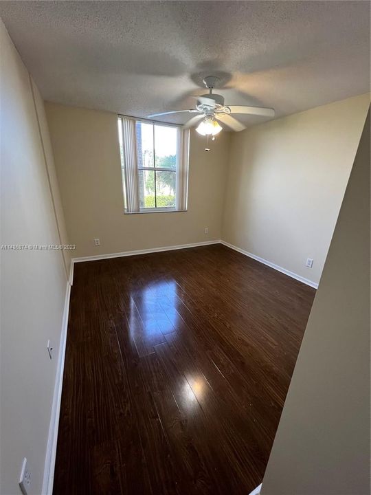 Недавно арендовано: $2,200 (2 спален, 2 ванн, 1020 Квадратных фут)