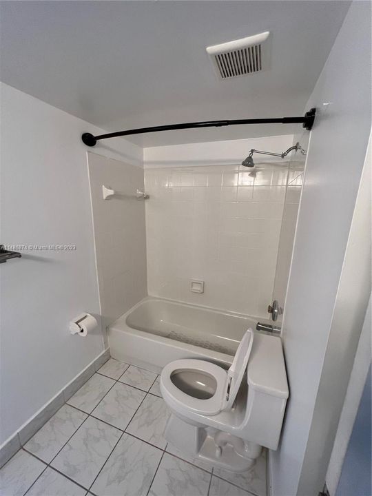 Недавно арендовано: $2,200 (2 спален, 2 ванн, 1020 Квадратных фут)