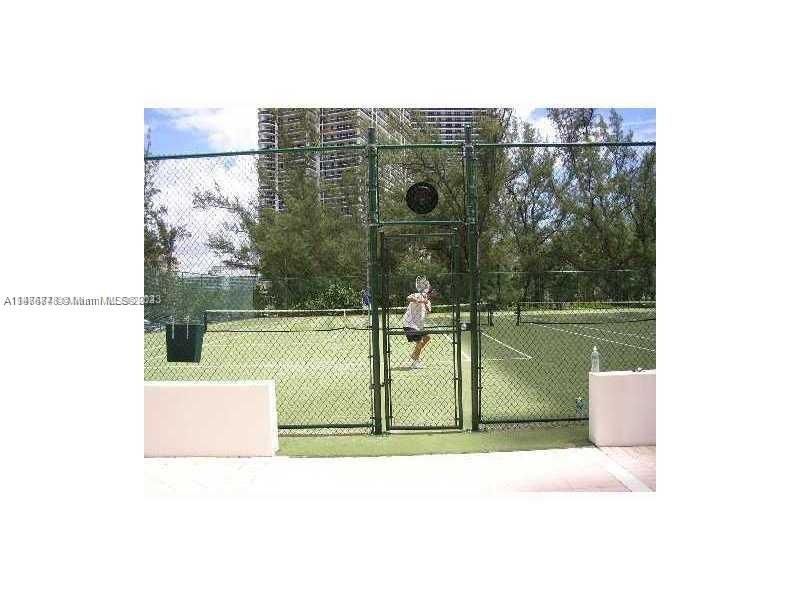 Recently Rented: $3,200 (2 beds, 2 baths, 1440 Square Feet)