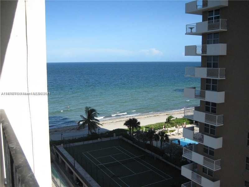 Recently Rented: $3,200 (2 beds, 2 baths, 1440 Square Feet)