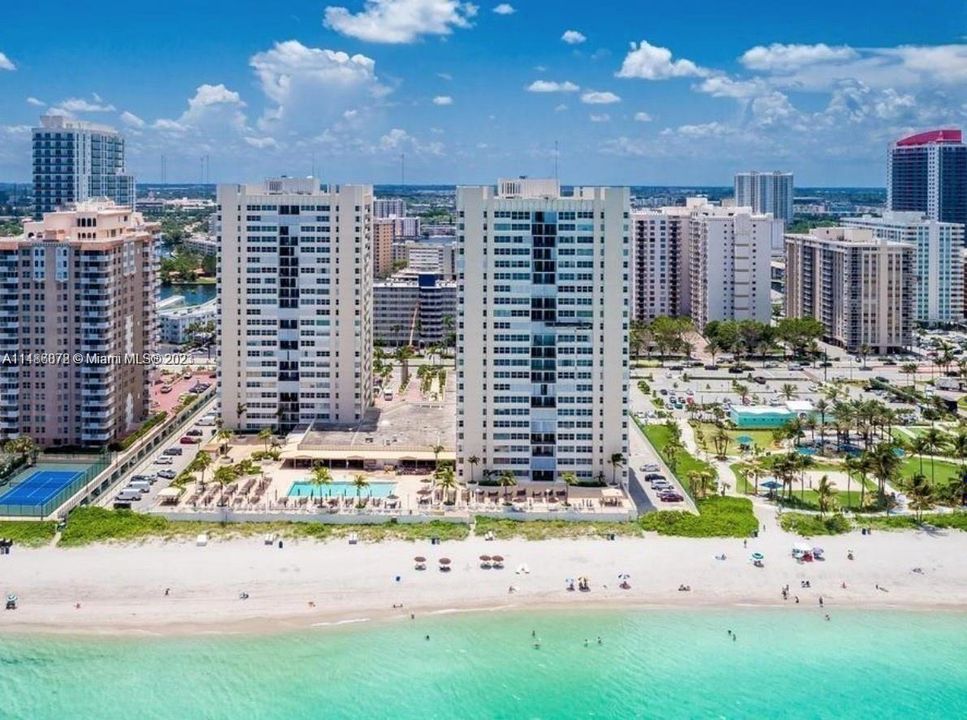 Recently Rented: $3,200 (2 beds, 2 baths, 1440 Square Feet)