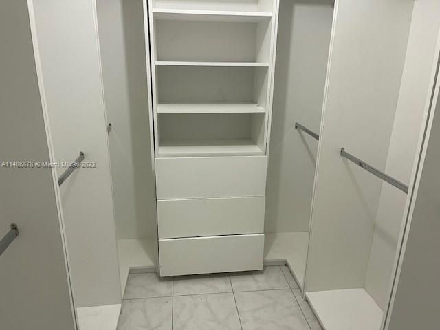 Recently Rented: $3,200 (2 beds, 2 baths, 1440 Square Feet)