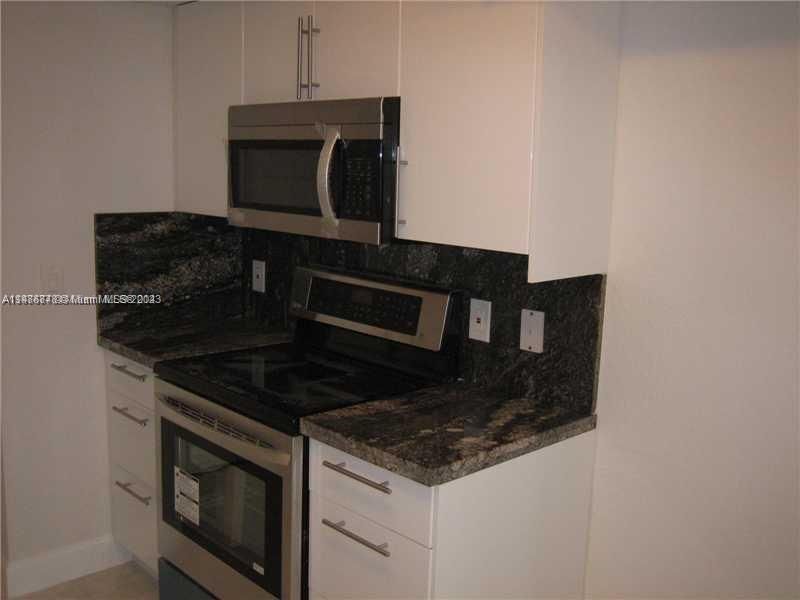 Recently Rented: $3,200 (2 beds, 2 baths, 1440 Square Feet)